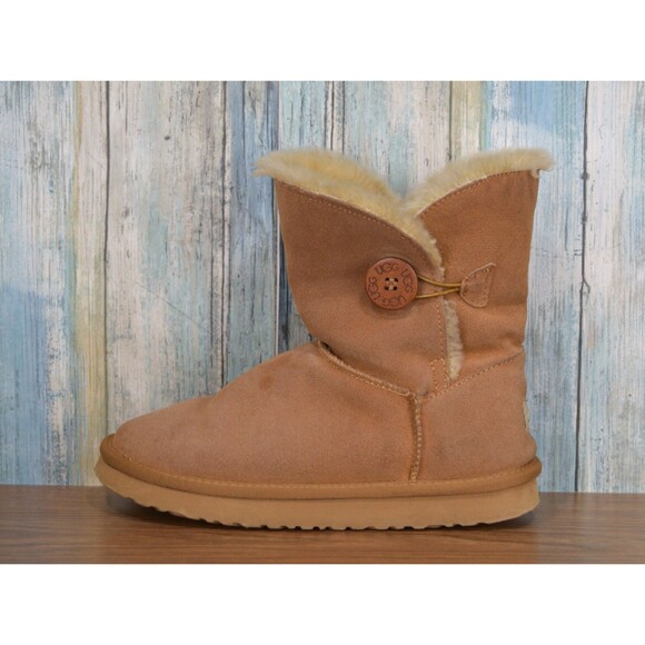 UGG Australia Bailey Button Boots Original Women's Size 8 Sheepskin Wool Lined - Picture 1 of 16